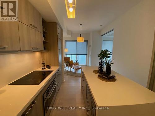 4407 - 1080 Bay Street, Toronto, ON - Indoor Photo Showing Kitchen