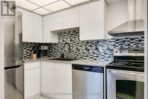 1506 - 40 Scollard St Street, Toronto, ON - Indoor Photo Showing Kitchen