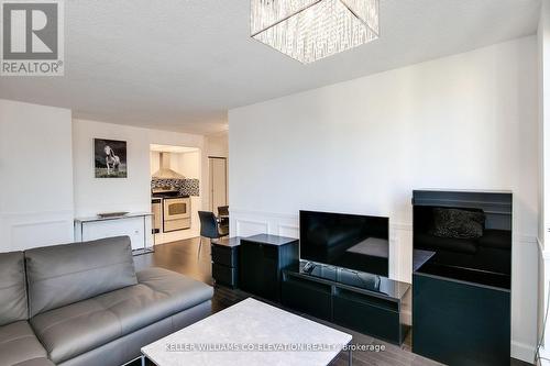 1506 - 40 Scollard St Street, Toronto, ON - Indoor Photo Showing Living Room