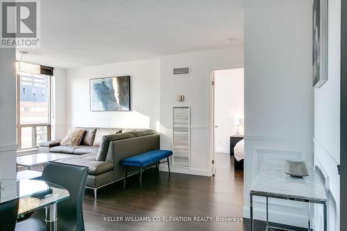 1506 - 40 Scollard St Street, Toronto, ON - Indoor Photo Showing Living Room