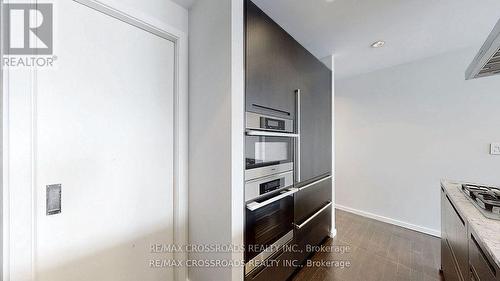 2803 - 180 University Avenue, Toronto, ON - Indoor