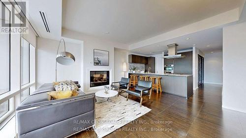 2803 - 180 University Avenue, Toronto, ON - Indoor