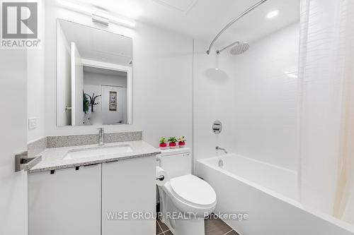 825 - 30 Tretti Way, Toronto, ON - Indoor Photo Showing Bathroom