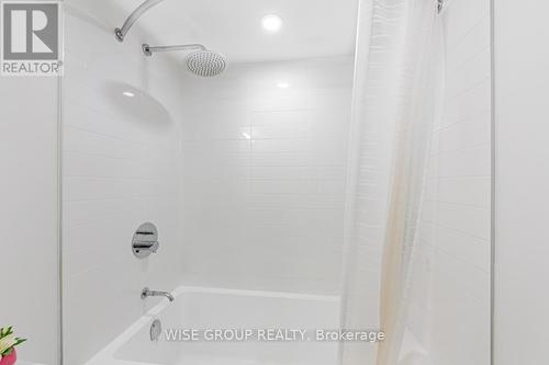 825 - 30 Tretti Way, Toronto, ON - Indoor Photo Showing Bathroom