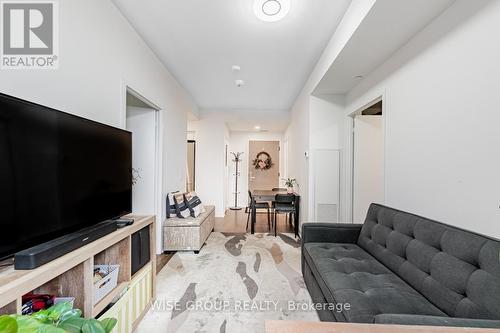 825 - 30 Tretti Way, Toronto, ON - Indoor Photo Showing Living Room