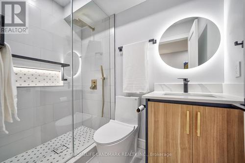 770 Pape Avenue, Toronto, ON - Indoor Photo Showing Bathroom