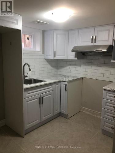 250 Mcnaughton Avenue, Oshawa, ON - Indoor Photo Showing Kitchen