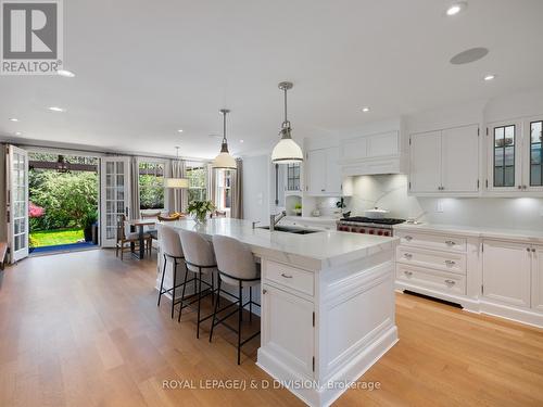 149 Dinnick Crescent, Toronto, ON - Indoor Photo Showing Kitchen With Upgraded Kitchen