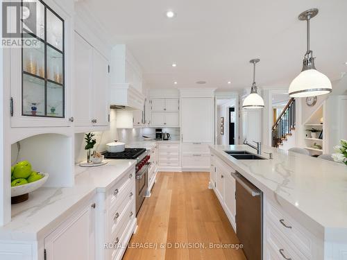 149 Dinnick Crescent, Toronto, ON - Indoor Photo Showing Kitchen With Double Sink With Upgraded Kitchen