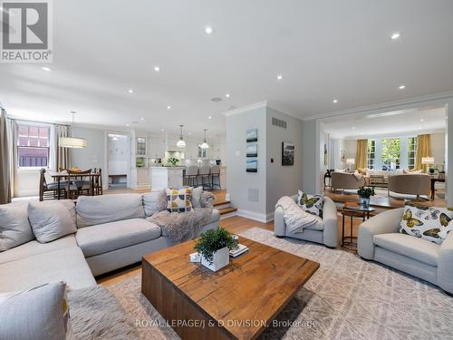 149 Dinnick Crescent, Toronto, ON - Indoor Photo Showing Living Room