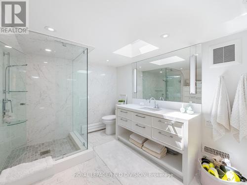 149 Dinnick Crescent, Toronto, ON - Indoor Photo Showing Bathroom