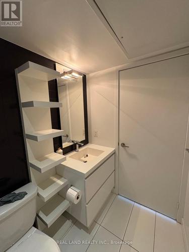 301 - 85 Queens Wharf Road, Toronto, ON - Indoor Photo Showing Bathroom