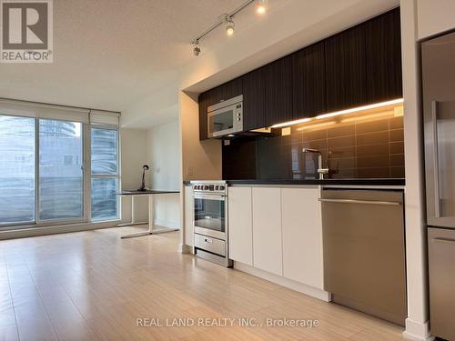 301 - 85 Queens Wharf Road, Toronto, ON - Indoor Photo Showing Kitchen