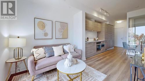 509 - 3 Gloucester Street, Toronto, ON - Indoor Photo Showing Living Room