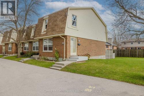 58 - 92 Stroud Crescent, London, ON - Outdoor With Facade