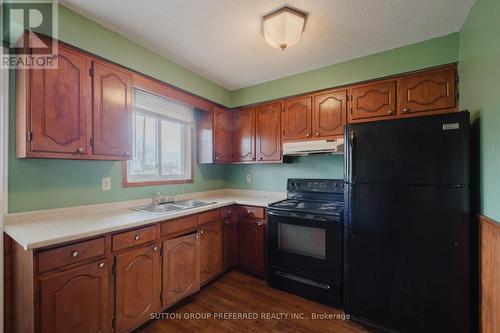 58 - 92 Stroud Crescent, London, ON - Indoor Photo Showing Kitchen With Double Sink