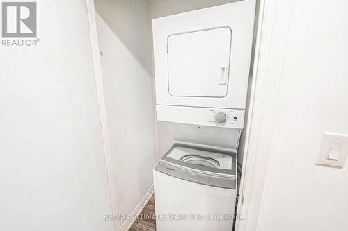 615 - 75 Canterbury Place, Toronto, ON - Indoor Photo Showing Laundry Room