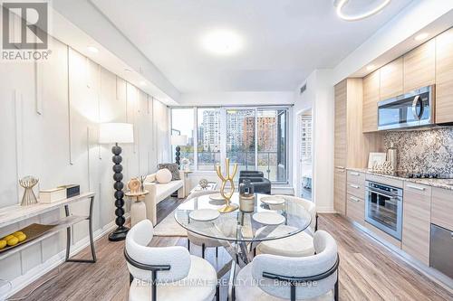 615 - 75 Canterbury Place, Toronto, ON - Indoor Photo Showing Dining Room