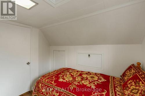 5424 Mcrae Street, Niagara Falls (211 - Cherrywood), ON - Indoor Photo Showing Bedroom