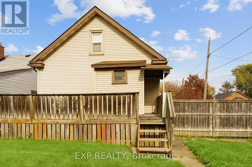 5424 Mcrae Street, Niagara Falls (211 - Cherrywood), ON - Outdoor