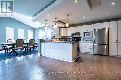 3829 Northwood Drive, Niagara Falls (Mt. Carmel), ON - Indoor Photo Showing Kitchen With Stainless Steel Kitchen