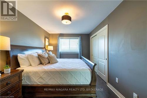 3829 Northwood Drive, Niagara Falls (Mt. Carmel), ON - Indoor Photo Showing Bedroom