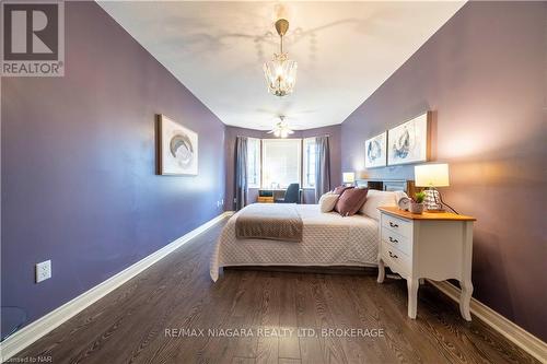 3829 Northwood Drive, Niagara Falls (Mt. Carmel), ON - Indoor Photo Showing Bedroom