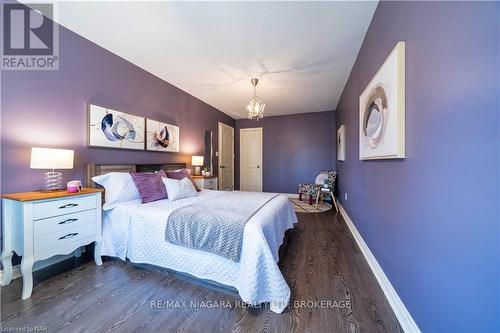 3829 Northwood Drive, Niagara Falls (Mt. Carmel), ON - Indoor Photo Showing Bedroom