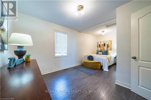 3829 Northwood Drive, Niagara Falls (Mt. Carmel), ON - Indoor Photo Showing Bedroom