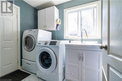 3829 Northwood Drive, Niagara Falls (Mt. Carmel), ON - Indoor Photo Showing Laundry Room