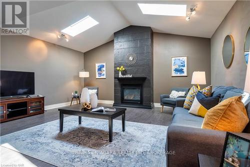 3829 Northwood Drive, Niagara Falls (Mt. Carmel), ON - Indoor Photo Showing Living Room With Fireplace