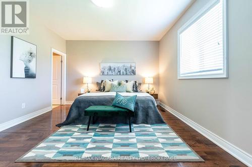 9148 Hendershot Boulevard, Niagara Falls (219 - Forestview), ON - Indoor Photo Showing Bedroom