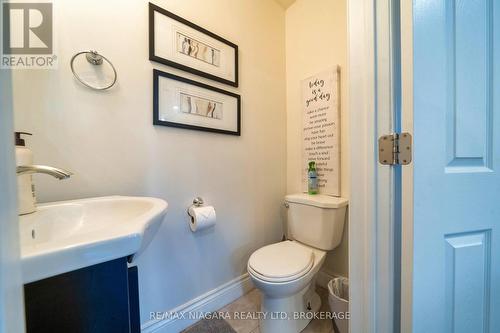 4769 Ryerson Crescent, Niagara Falls, ON - Indoor Photo Showing Bathroom