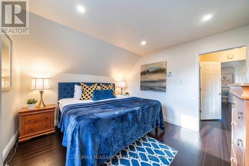 4769 Ryerson Crescent, Niagara Falls, ON - Indoor Photo Showing Bedroom