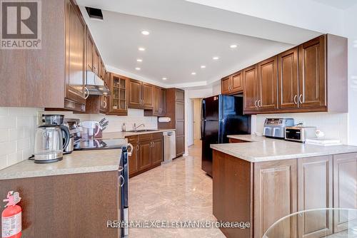 1102 - 192 Jarvis Street, Toronto, ON - Indoor Photo Showing Kitchen