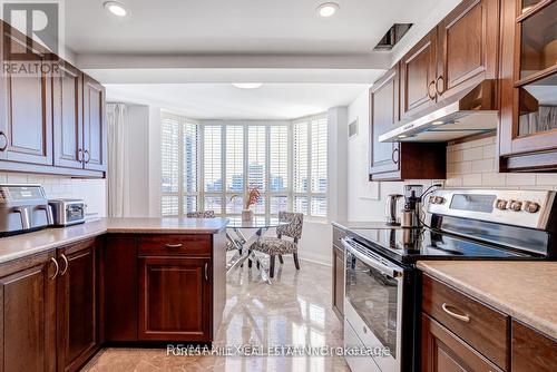 1102 - 192 Jarvis Street, Toronto, ON - Indoor Photo Showing Kitchen