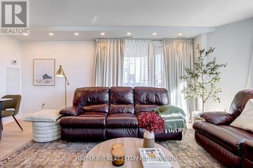 1102 - 192 Jarvis Street, Toronto, ON - Indoor Photo Showing Living Room