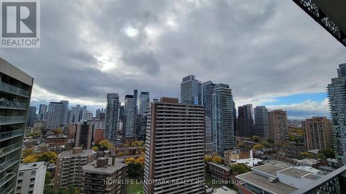 2005 - 55 Charles Street E, Toronto, ON - Outdoor