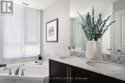 75 Sloping Sky Mews, Toronto, ON - Indoor Photo Showing Bathroom