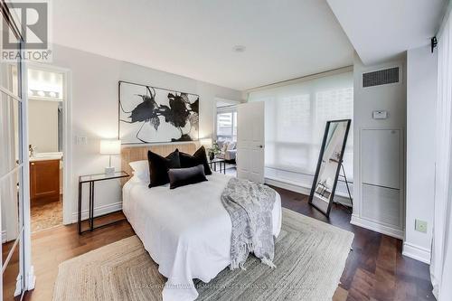 304 - 761 Bay Street, Toronto, ON - Indoor Photo Showing Bedroom