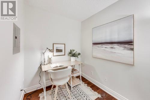 304 - 761 Bay Street, Toronto, ON - Indoor