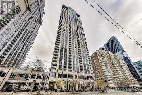 304 - 761 Bay Street, Toronto, ON - Outdoor With Facade