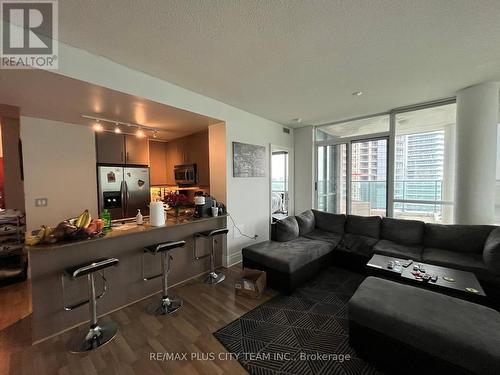 2803 - 12 Yonge Street, Toronto, ON - Indoor Photo Showing Living Room