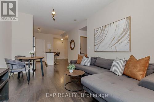 616 - 15 Bruyeres Mews, Toronto, ON - Indoor Photo Showing Living Room