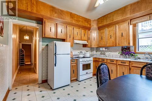 11 Northcote Avenue, Toronto, ON - Indoor Photo Showing Kitchen