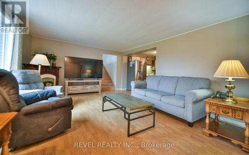 1482 Rice Lake Road, Iroquois Falls, ON - Indoor Photo Showing Living Room