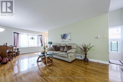 14 Baltray Crescent, Toronto, ON - Indoor Photo Showing Living Room