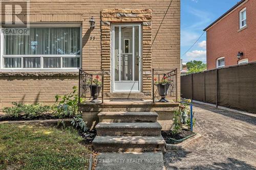 55 Laurel Avenue, Toronto (Kennedy Park), ON - Outdoor