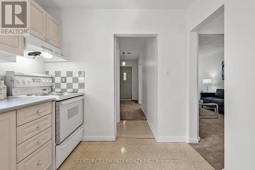 55 Laurel Avenue, Toronto (Kennedy Park), ON - Indoor Photo Showing Kitchen