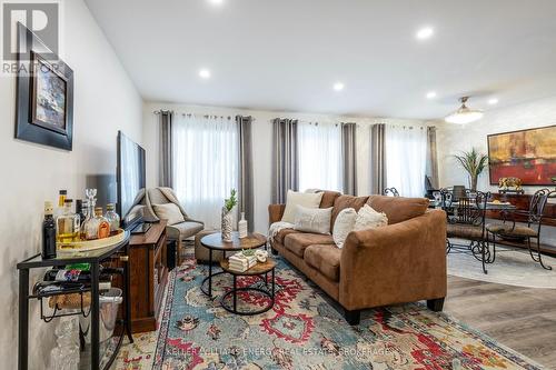 207 - 131 Taunton Road E, Oshawa (Centennial), ON - Indoor Photo Showing Living Room